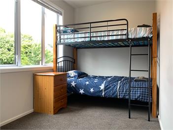 Large Sunny Home Close to It All - Relax & Explore - Nelson