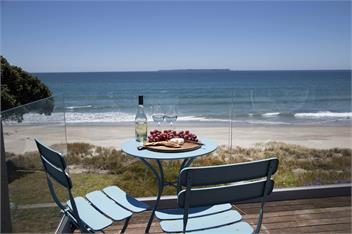 The Beachhouse- absolute beachfront! - Papamoa Beach