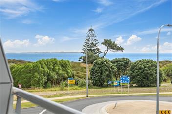 Sunrise, Seaviews and BBQs (Bachcare) - Papamoa