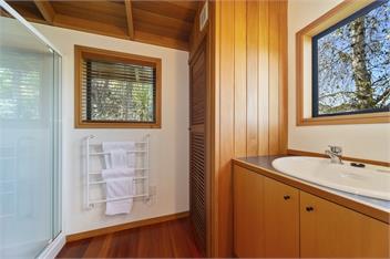 Wai Marino - the deluxe tree house -Taupo - Taupo