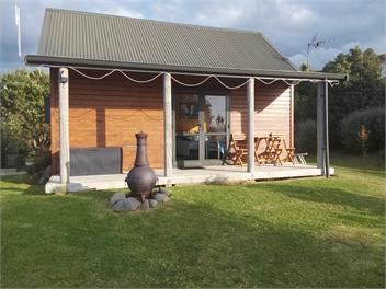 Pahoia Beachfront cabins. Absolute beachfront - Tauranga