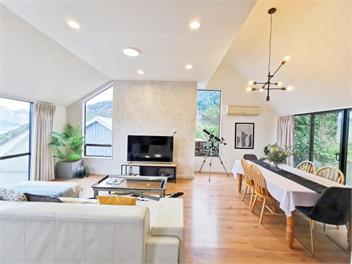 Lakeview Queenstown Holiday Home - Queenstown
