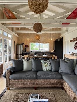 Medlands Surf Cabin - Great Barrier Island