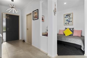 A Beach Hive at Papamoa Beach - 4 bedrooms - Tauraga
