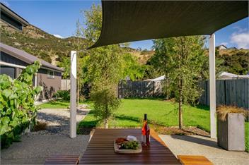 Relax on Snowberry (Bachcare) - Wanaka