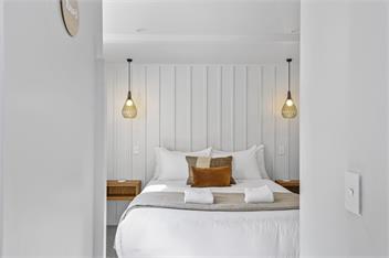 Lake Terrace Lodge - Award Winning Luxury Home - TAUPO