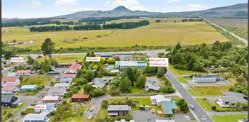 Macks Alpine Chalet with Spa Pool, Bike Shed, Big Heat Pump, Carport - National Park Village