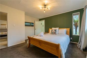 27 on Henry (Bachcare) - Te Anau