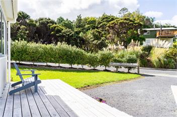Pearls Embrace (Bachcare) - Mangawhai Heads