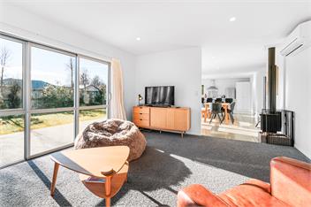 The Modern Retreat - Albert Town