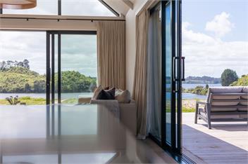 Lakefront Luxury (Bachcare) - Rotorua