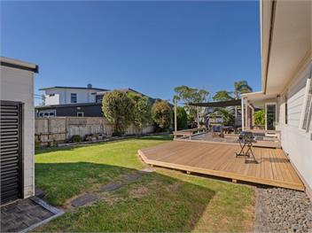 Nest by the Beach (Bachcare) - Cooks Beach
