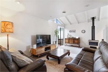 Waiake Family Retreat (Bachcare) - Auckland