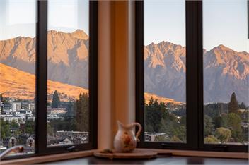 Central Home | Lake Views | 3 Bedrooms | Free WIFI - Queenstown