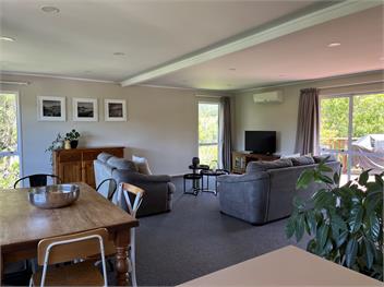 Lake View - Stunning Property overlooking Lake Okareka!! - Rotorua