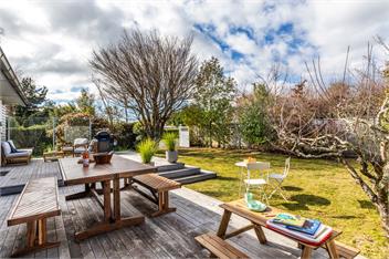 Loulou Lodge - family fun, close to lake - 