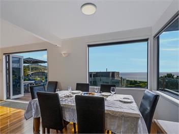 Ocean View Beach Beauty (Bachcare) - 