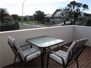 Omanu Beach Family Home -
