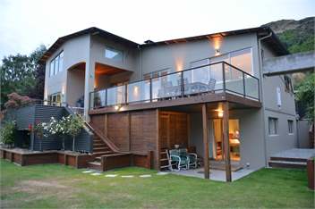 Casa Via Lago (Home on the Lake) -