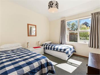 Charming on Cherry (Bachcare) - Wanaka