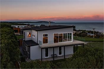 Amazing Modern House, Spectacular Ocean Views. Perfect for Couples or Friends - Oamaru