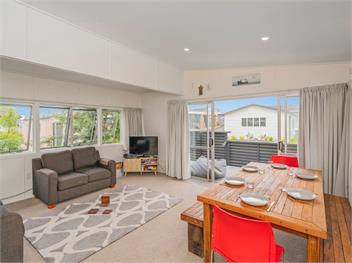 Bach Life on Seabreeze (Bachcare) - Whangamata