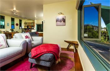 'Harbour View - One' - Nelson Waterfront Apartment - Nelson