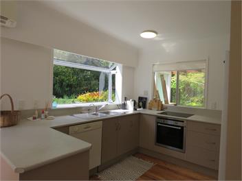 Kotare Kottage - Beachfront Escape - Northland