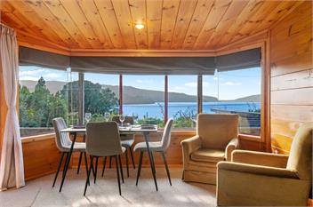 Lakeside Lookout (Bachcare) - Lake Tarawera
