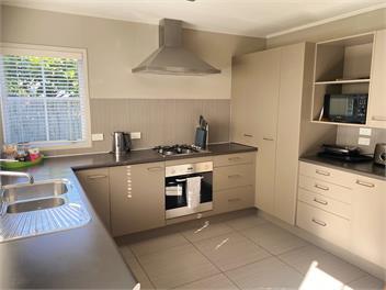 Orewa Beach House....seconds to beach - Orewa