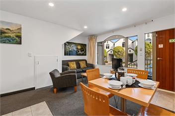 Taupo Central Apartment - 2 Bdrm, So close to LAake & Town - Taupo