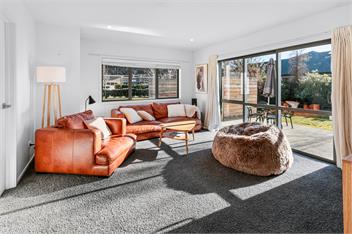 The Modern Retreat - Albert Town