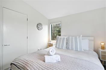 Beachfront Getaway (Bachcare) - Waikanae Beach
