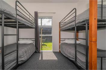 Apartment - Across the Road to the Beach - Whitianga