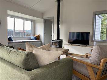 Spacious Lake House - Kinloch