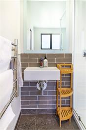 Mariners Lookout: Modern Cass Bay Escape with Stunning Views - Christchurch