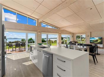 Beachfront Escape (Bachcare) - Snells Beach