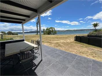 Absolute Lakefront - Taupo