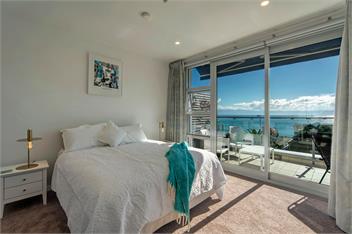 Oceanfront Apartment at Latitude 41 - Stepneyville Nelson