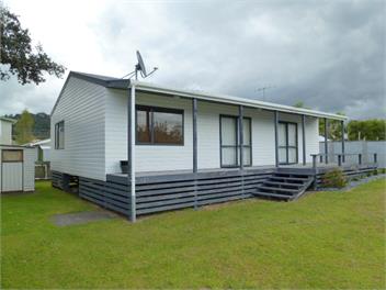 A POPULAR HOLIDAY SPOT ON LINTON - Whangamata