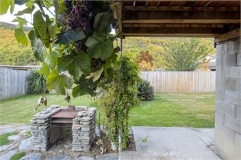 Arrowtown Gem | Stylish Escape | Prime Location - 