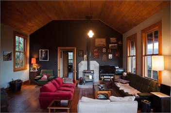 Ara Station - Bethells Beach