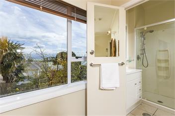 Kimberley Three - Nelson Waterfront Penthouse Apartment - Nelson