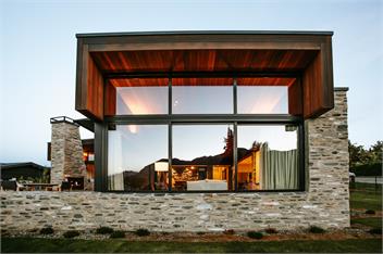 Three Peaks House | Sleeps 10 | Lake Views | Outdoor Fire - Wanaka