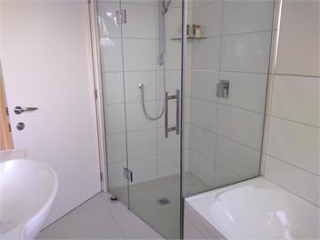 No additional fees! Quiet location with views and public transport - Wellington
