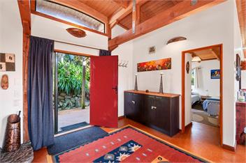 Treetop Hideaway (Bachcare) - Taupo Central