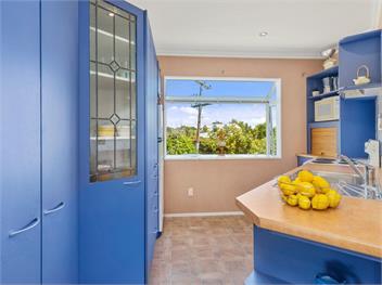 Family at Wharewaka (Bachcare) - Wharewaka