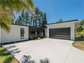 Treetop Bach (Bachcare) - Whangamata