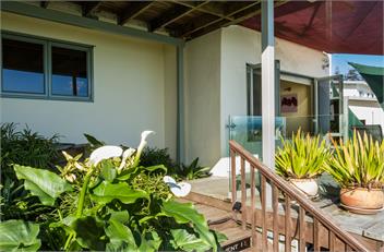 'Harbour View - One' - Nelson Waterfront Apartment - Nelson