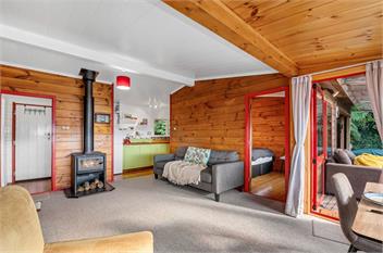 Lakeside Lookout (Bachcare) - Lake Tarawera